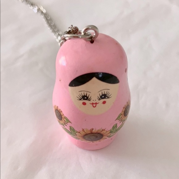 VINTAGE Babushka doll wooden pendant necklace (Y2k Deadstock ) - Picture 3 of 8